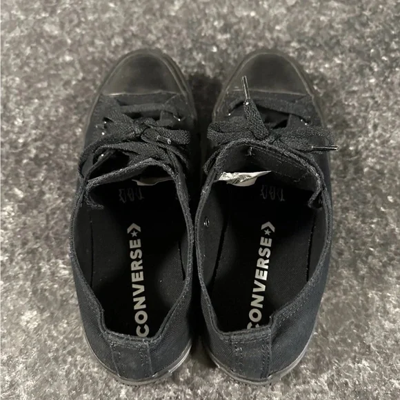 Converse Black Low Top Sneakers Women’s Size 7 Men’s Size 5 - Picture 2 of 8